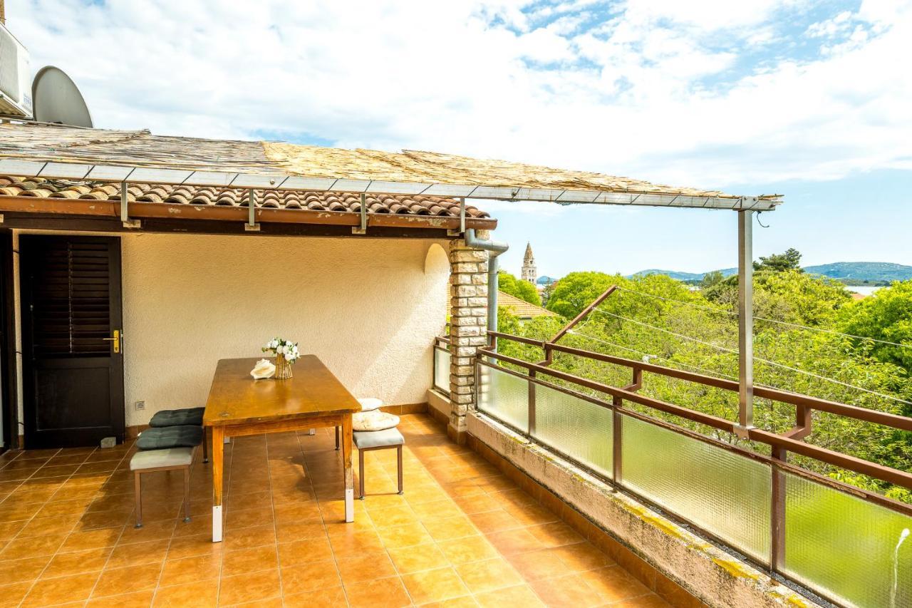 Apartmani Rosa Turanj Esterno foto