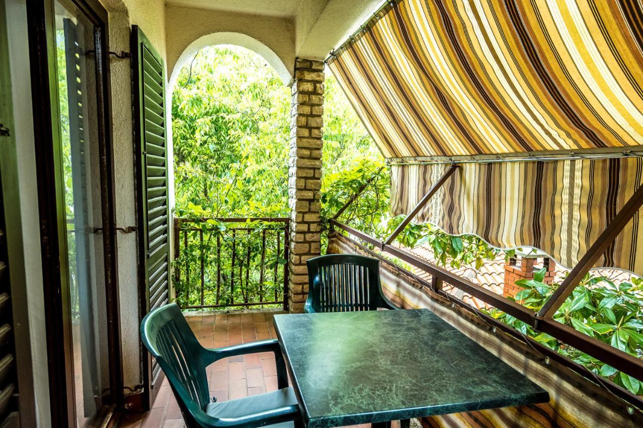 Apartmani Rosa Turanj Esterno foto