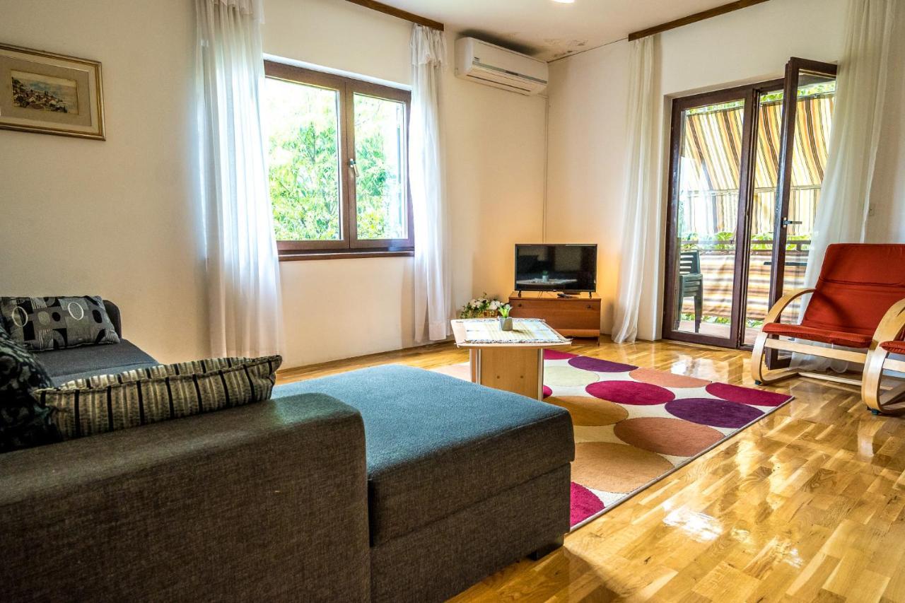 Apartmani Rosa Turanj Esterno foto