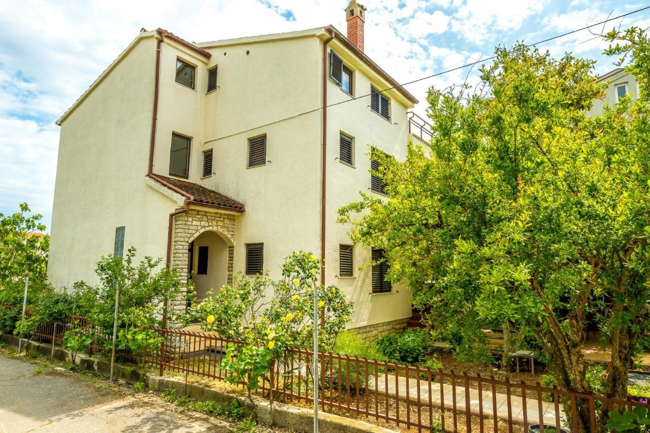 Apartmani Rosa Turanj Esterno foto