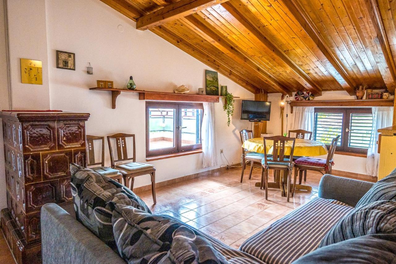 Apartmani Rosa Turanj Esterno foto